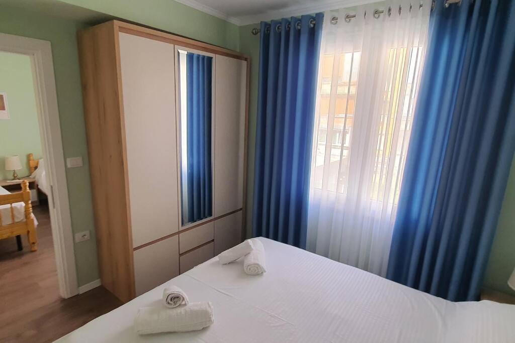 Center Apartment Tirana Exteriör bild