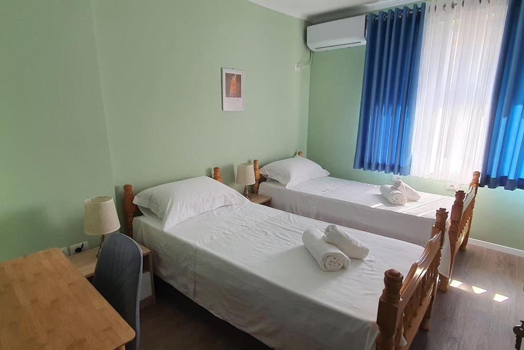 Center Apartment Tirana Exteriör bild