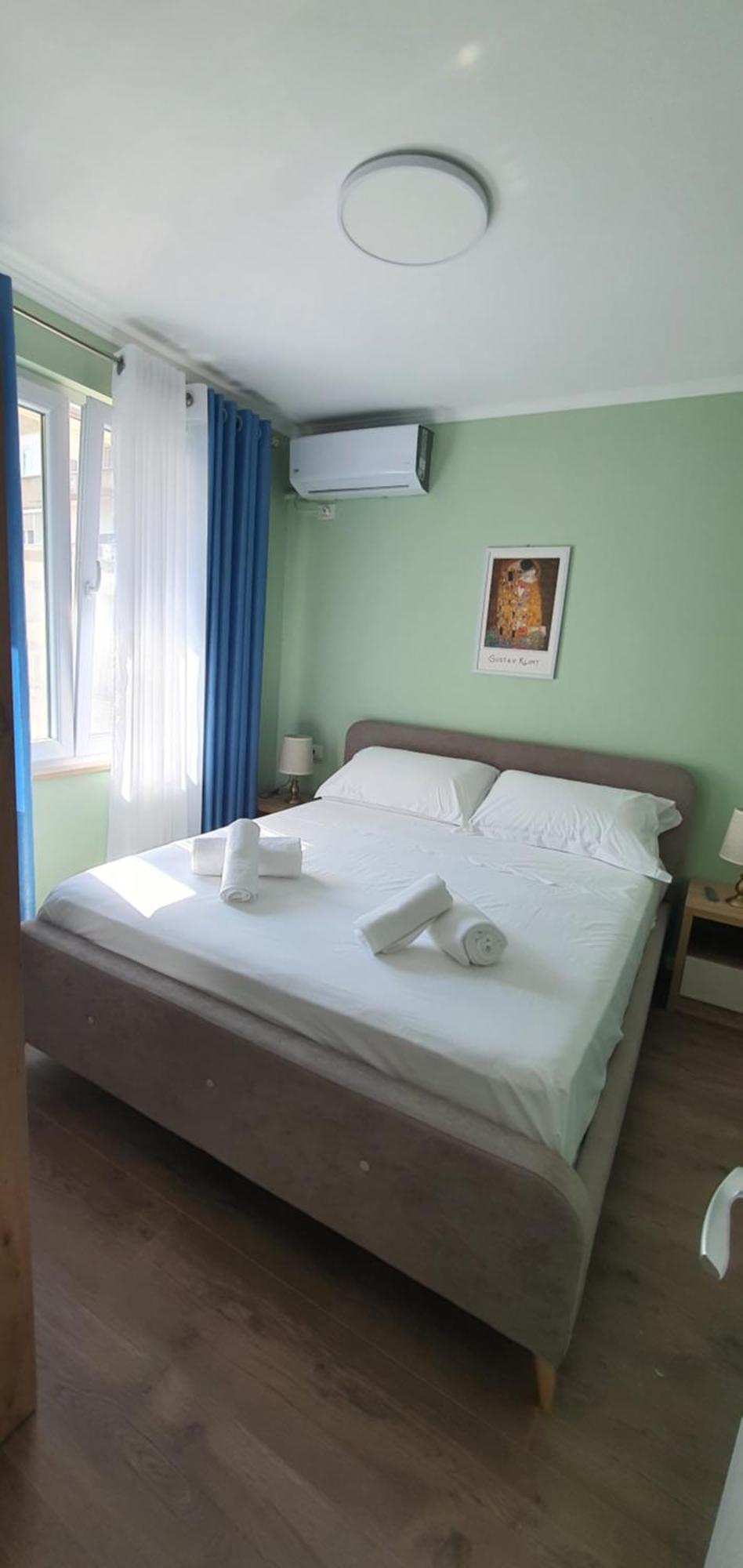 Center Apartment Tirana Exteriör bild